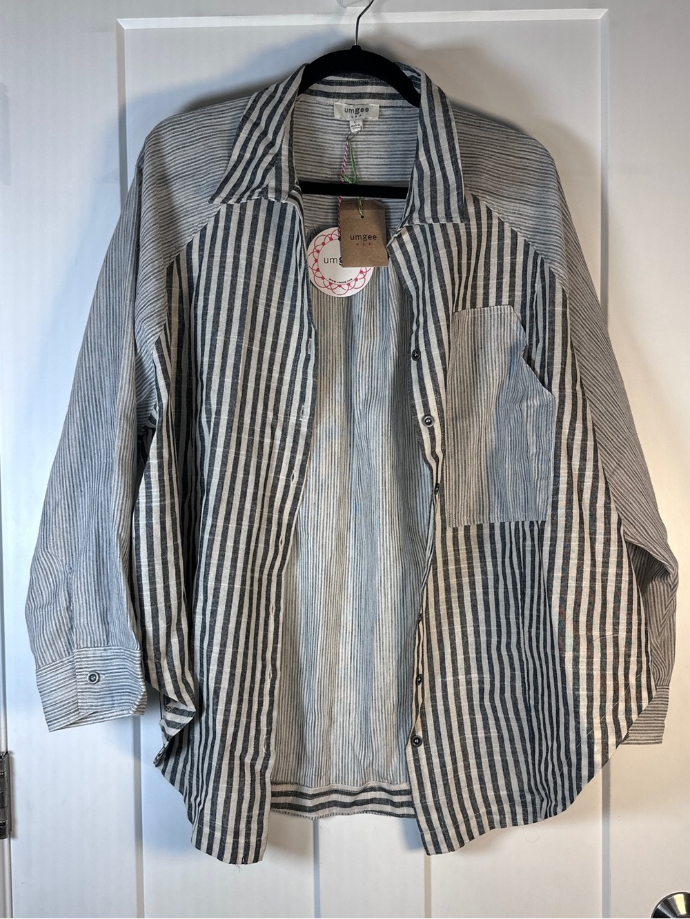 Umgee Men's Black & White Vertical Stripe Lightweight Shirt Jacket
